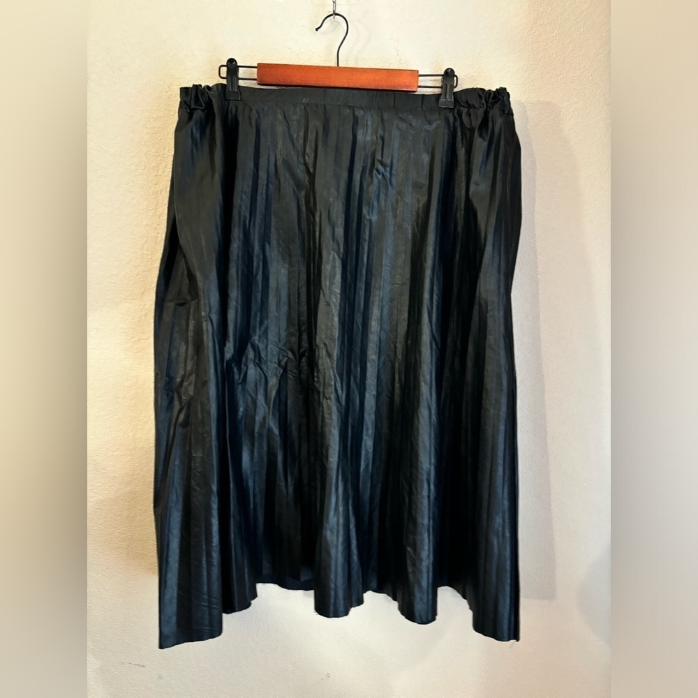 Lane Bryant Faux Leather Pleated Midi Skirt 18/20 - Picture 3 of 10